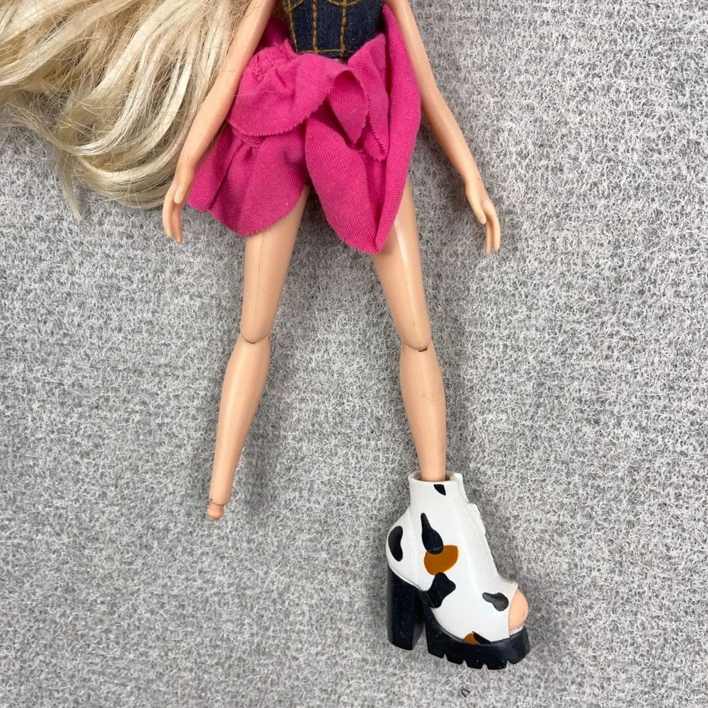 Bratz Hello My Name Is Cloe Blonde Jointed Inomplete Doll Figure 2015